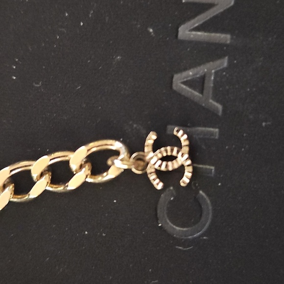 Chanel Chocker in the Box with Velvet Cover - NWOT - Picture 3 of 7